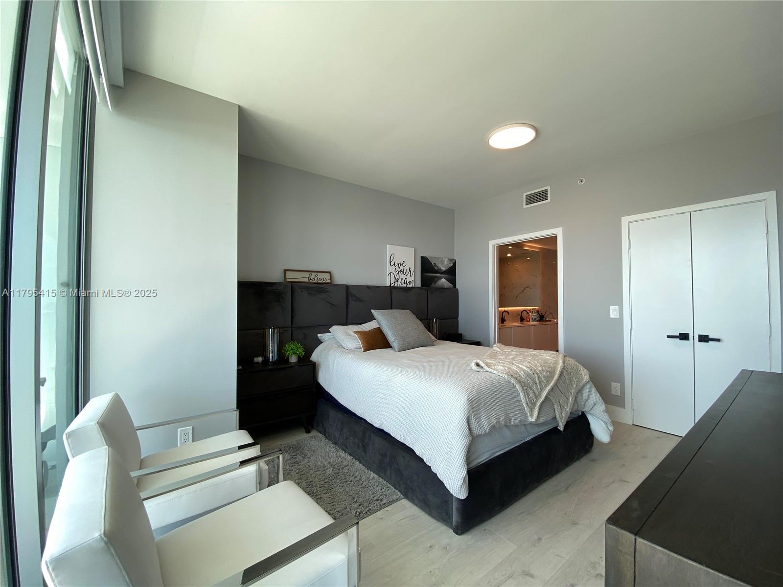 888 Biscayne Blvd #2405, Miami FL 33132