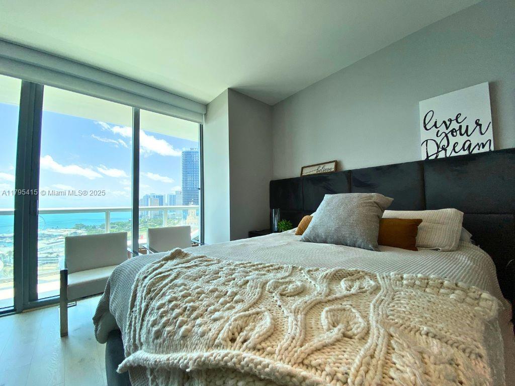 888 Biscayne Blvd #2405, Miami FL 33132