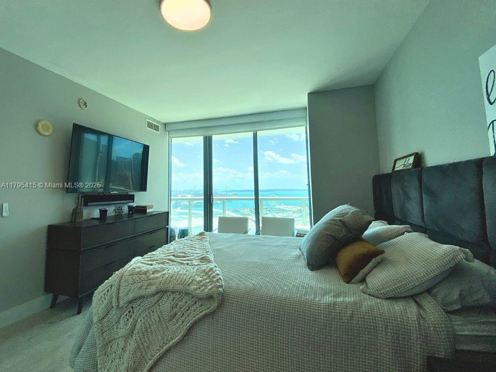 888 Biscayne Blvd #2405, Miami FL 33132