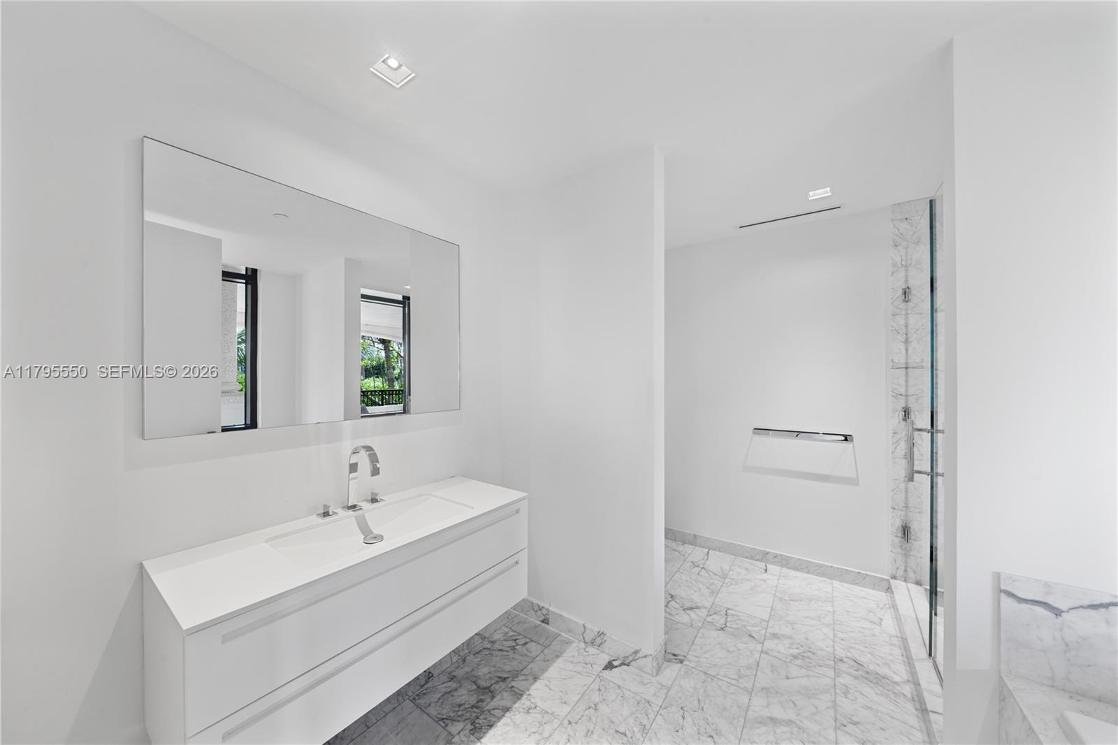 7025 Fisher Island Dr #7025, Miami Beach FL 33109
