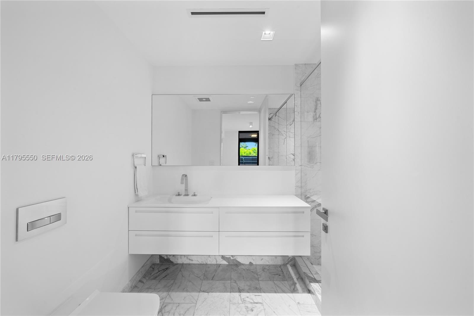 7025 Fisher Island Dr #7025, Miami Beach FL 33109