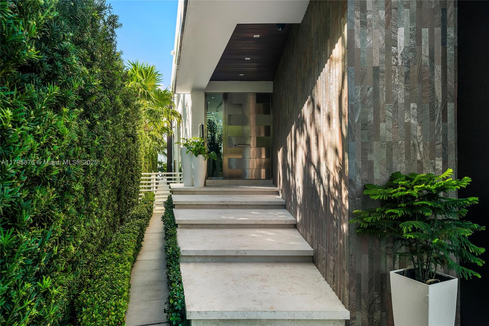 441 N Hibiscus Dr, Miami Beach FL 33139