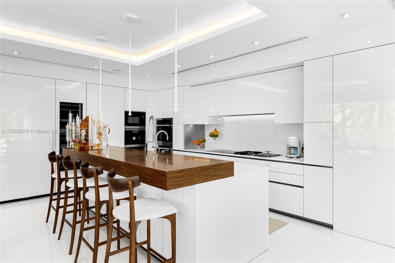 441 N Hibiscus Dr, Miami Beach FL 33139