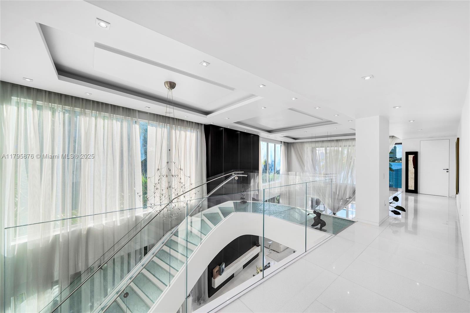 441 N Hibiscus Dr, Miami Beach FL 33139