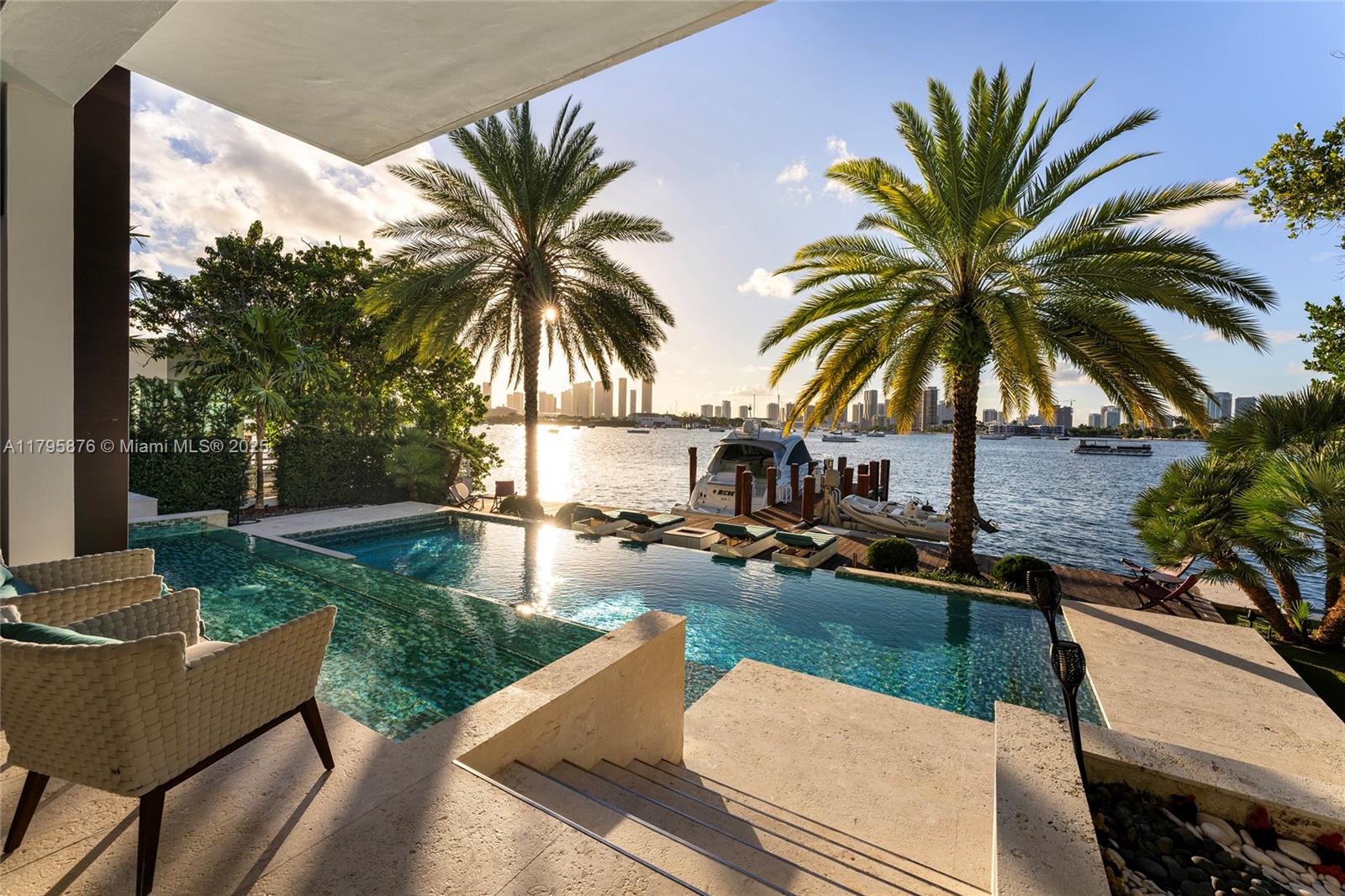 441 N Hibiscus Dr, Miami Beach FL 33139