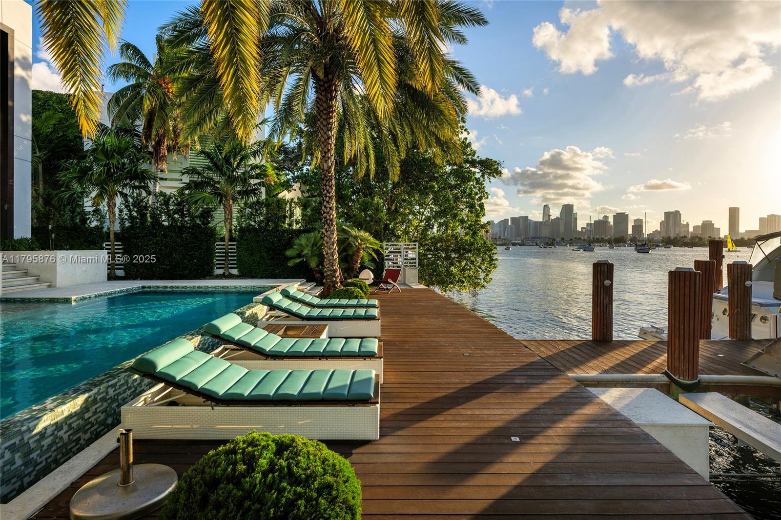 441 N Hibiscus Dr, Miami Beach FL 33139