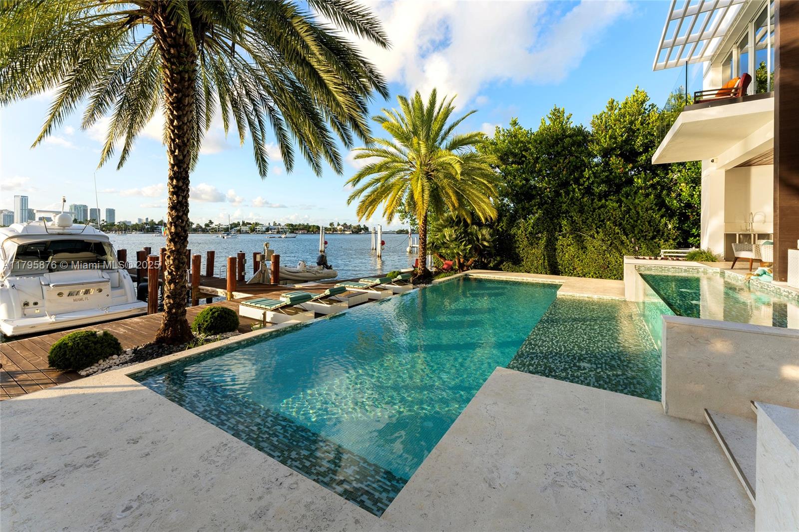 441 N Hibiscus Dr, Miami Beach FL 33139