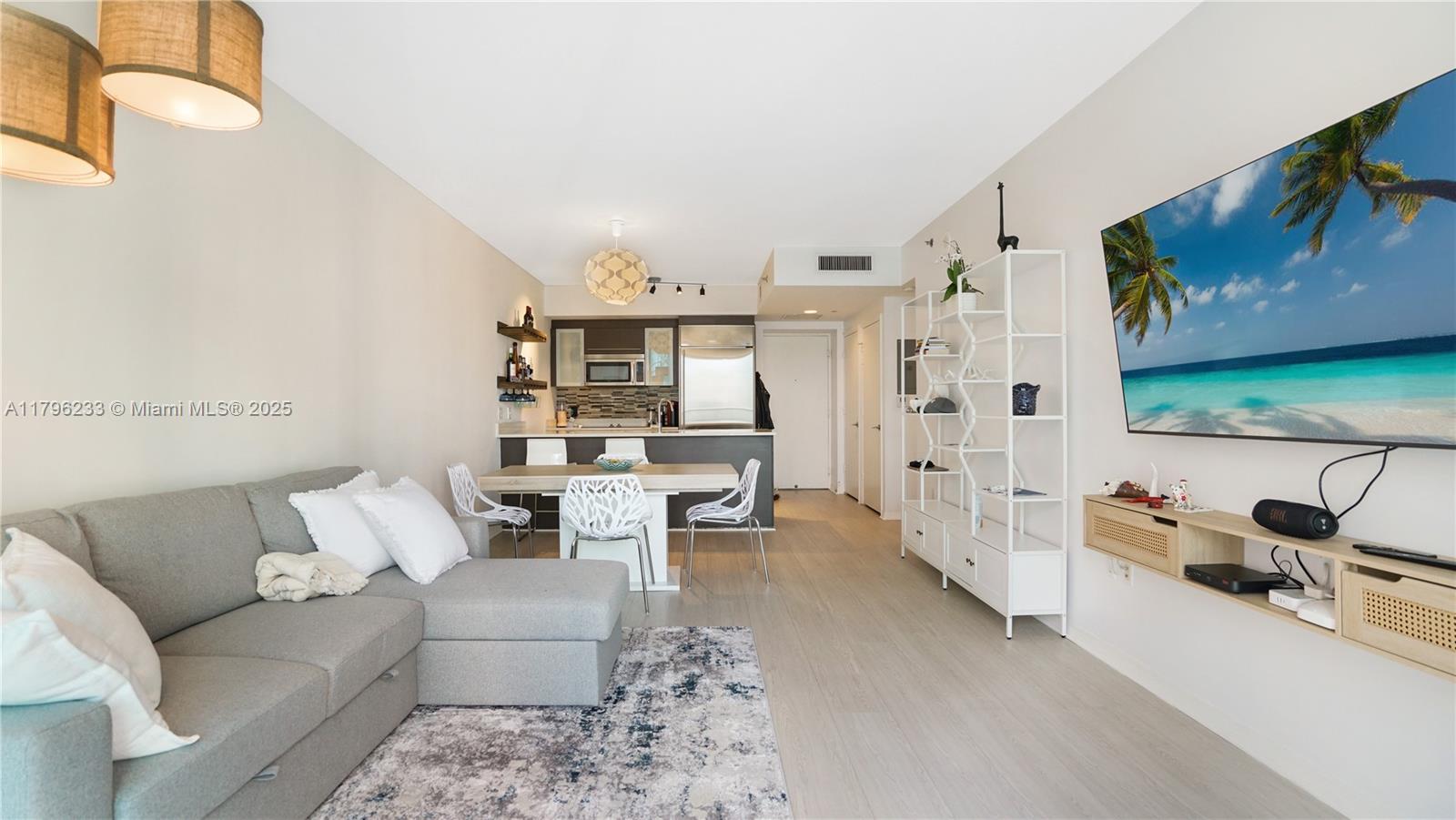 55 SE 6th St #1804, Miami FL 33131