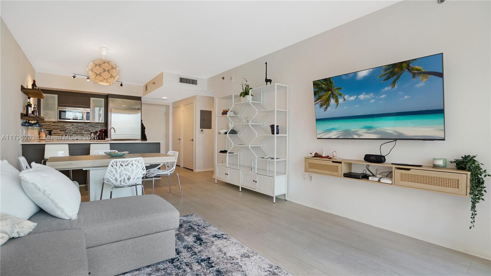 55 SE 6th St #1804, Miami FL 33131
