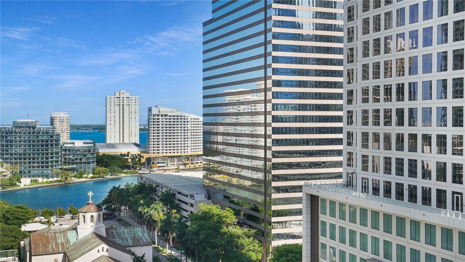 55 SE 6th St #1804, Miami FL 33131