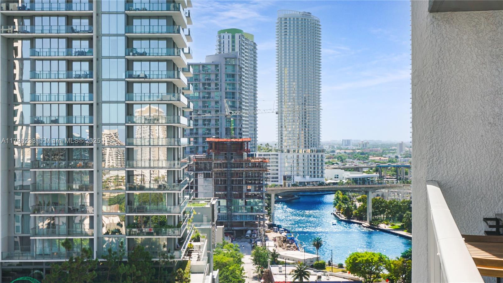 55 SE 6th St #1804, Miami FL 33131