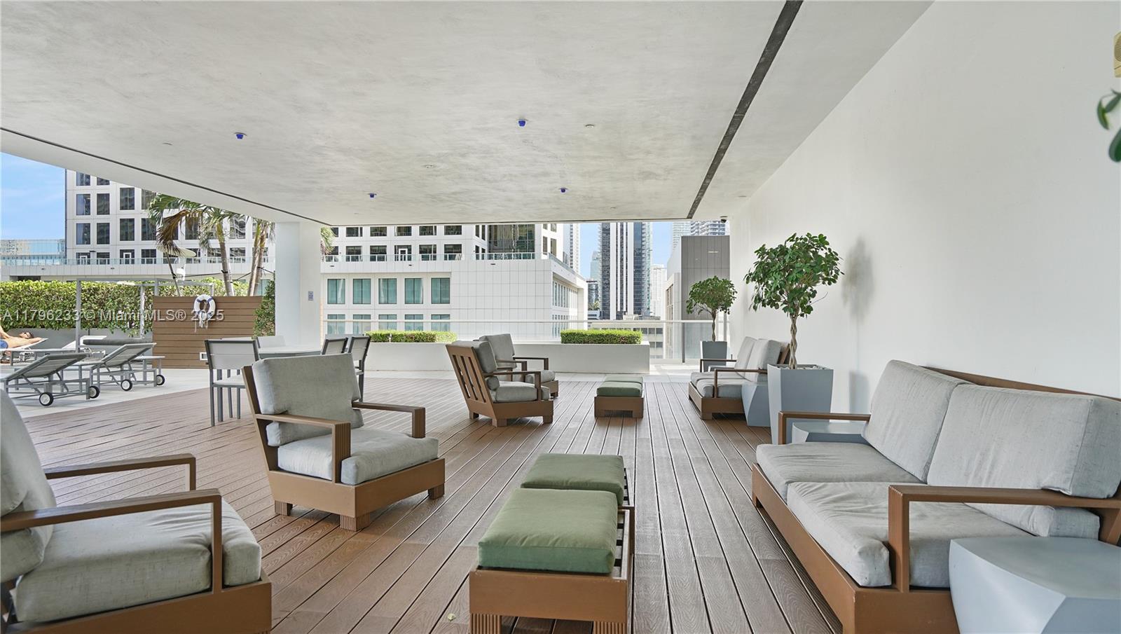 55 SE 6th St #1804, Miami FL 33131