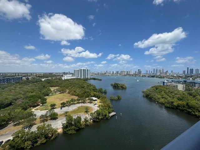 16385 Biscayne Blvd #1806 +1 parking, North Miami Beach FL 33160