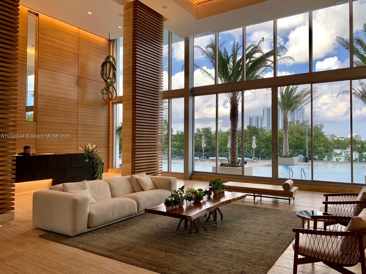 16385 Biscayne Blvd #1806 +1 parking, North Miami Beach FL 33160
