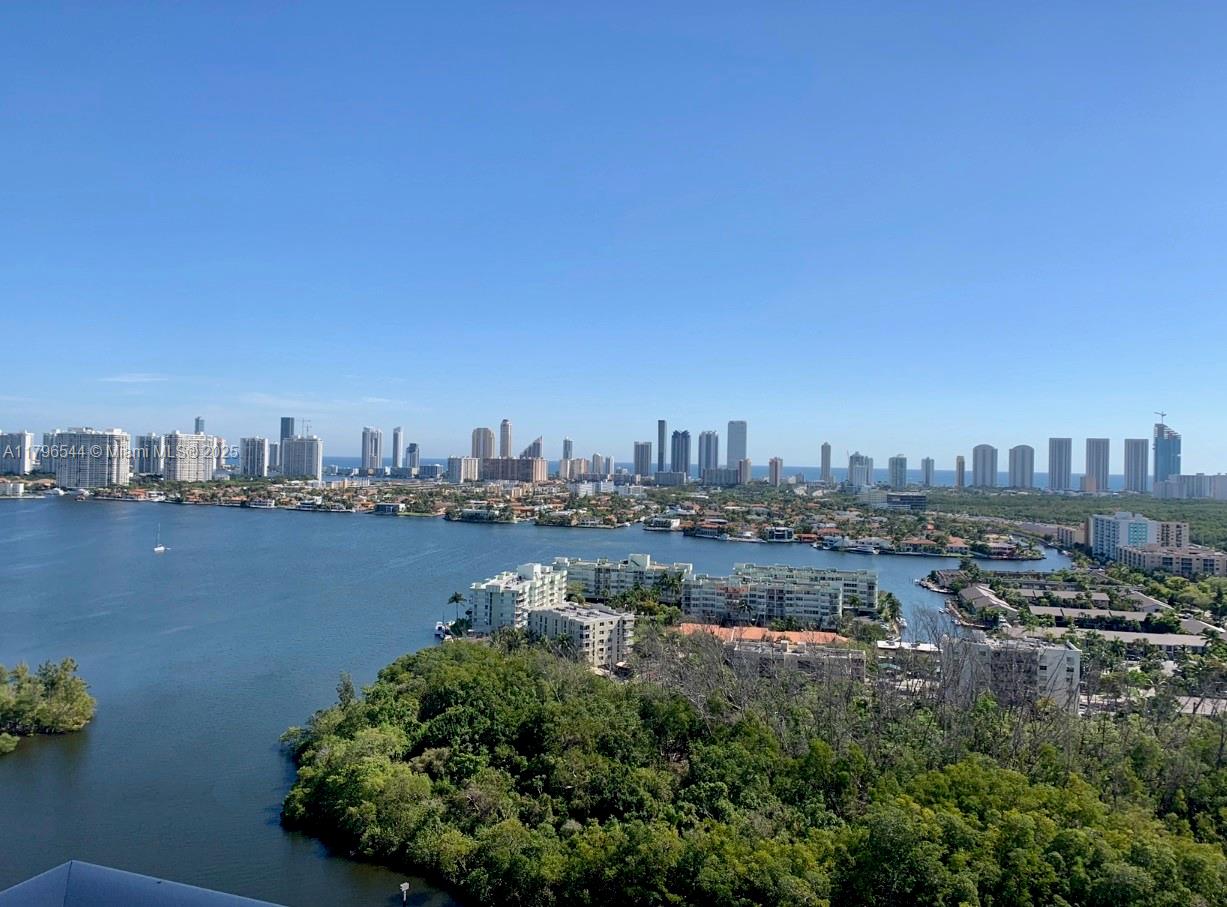 16385 Biscayne Blvd #1806 +1 parking, North Miami Beach FL 33160
