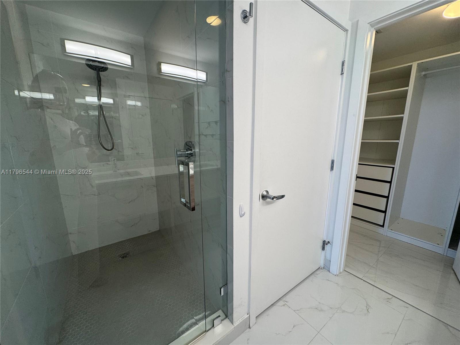 16385 Biscayne Blvd #1806 +1 parking, North Miami Beach FL 33160