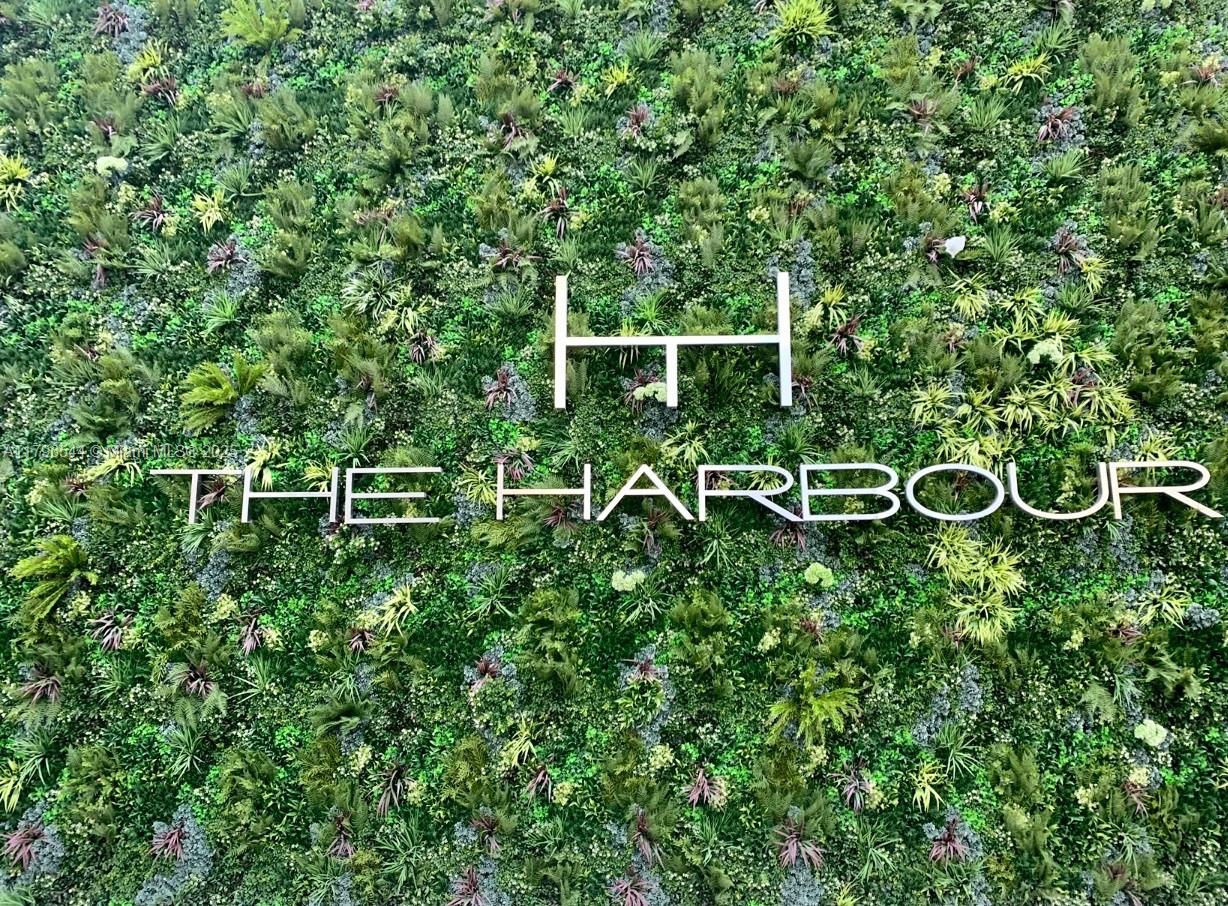 16385 Biscayne Blvd #1806 +1 parking, North Miami Beach FL 33160