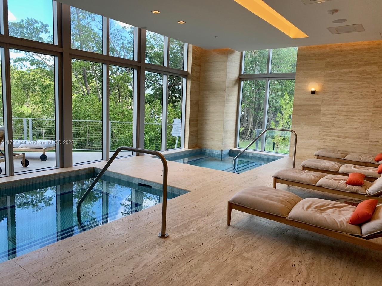 16385 Biscayne Blvd #1806 +1 parking, North Miami Beach FL 33160