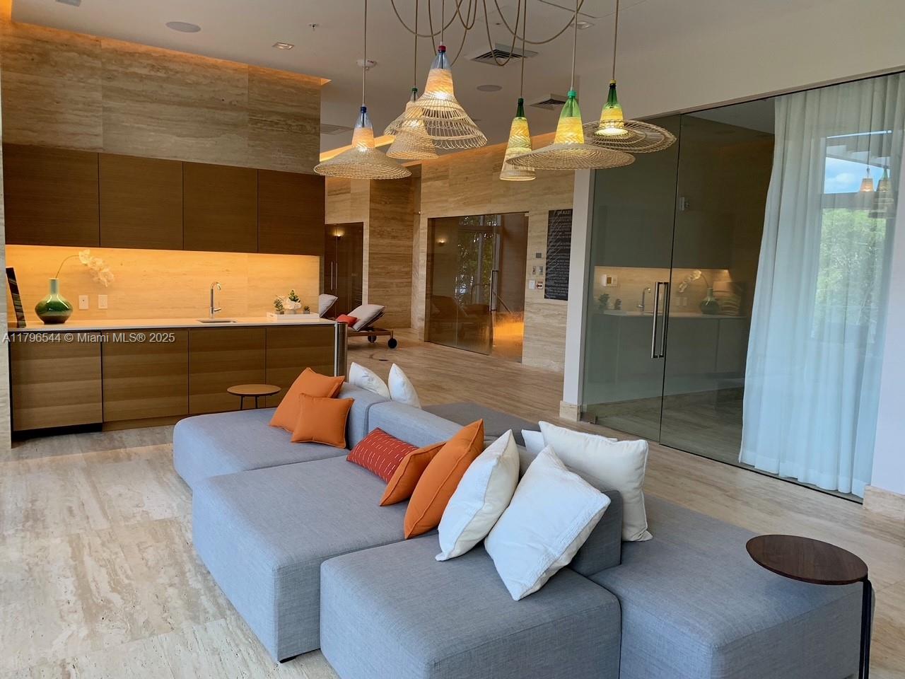 16385 Biscayne Blvd #1806 +1 parking, North Miami Beach FL 33160