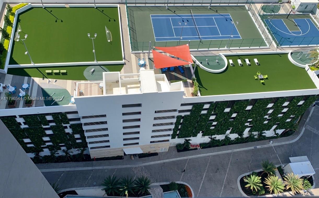 16385 Biscayne Blvd #1806 +1 parking, North Miami Beach FL 33160