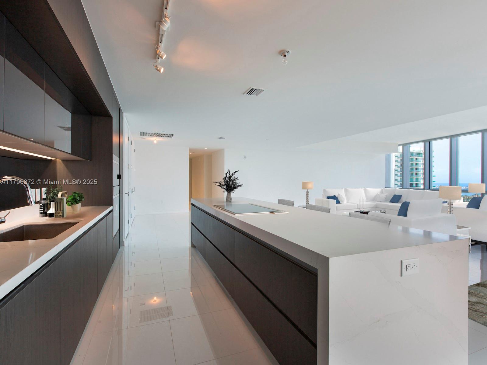 851 NE 1st Ave #PH5011, Miami FL 33132
