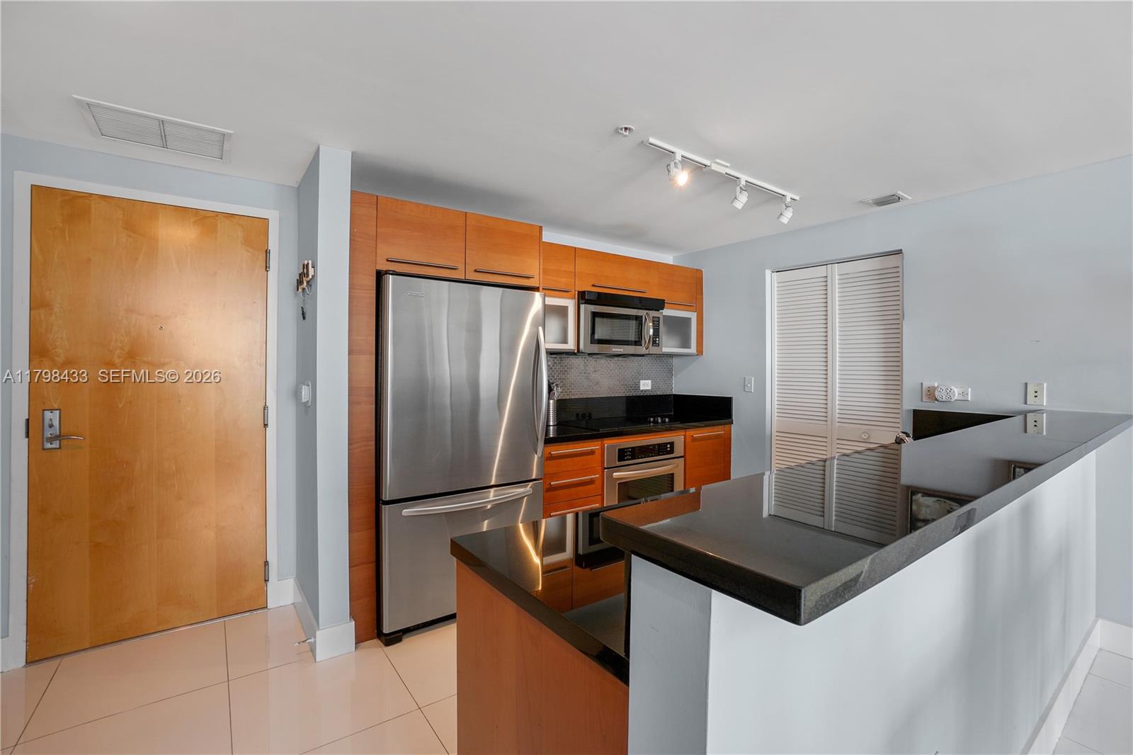253 NE 2nd St #2201, Miami FL 33132