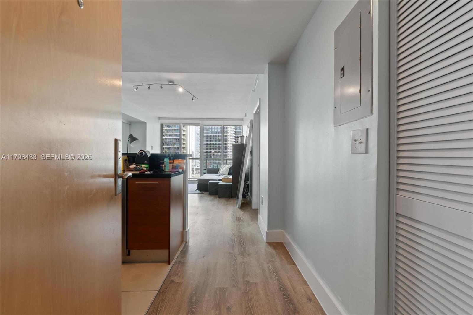 253 NE 2nd St #2201, Miami FL 33132