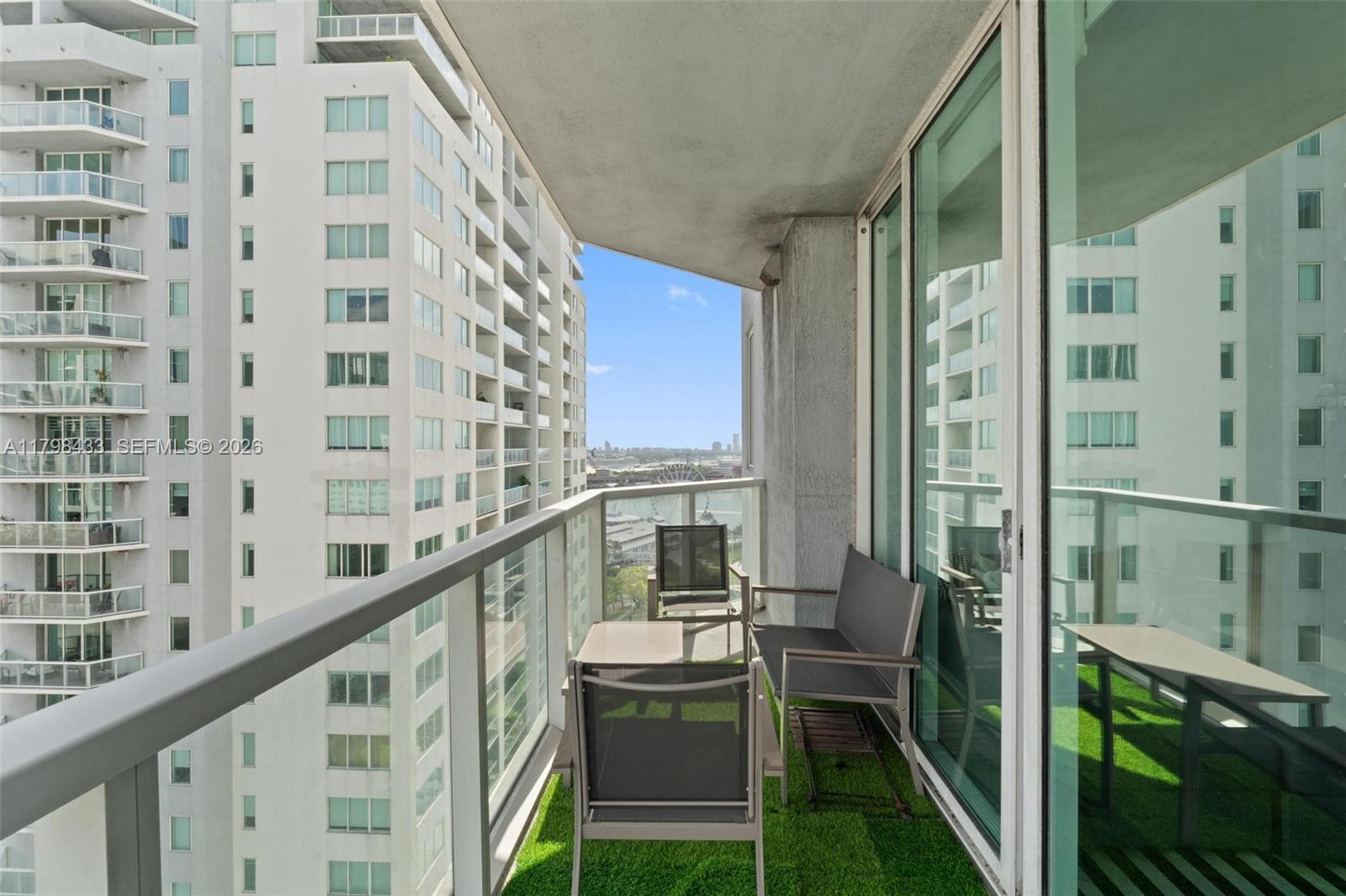 253 NE 2nd St #2201, Miami FL 33132