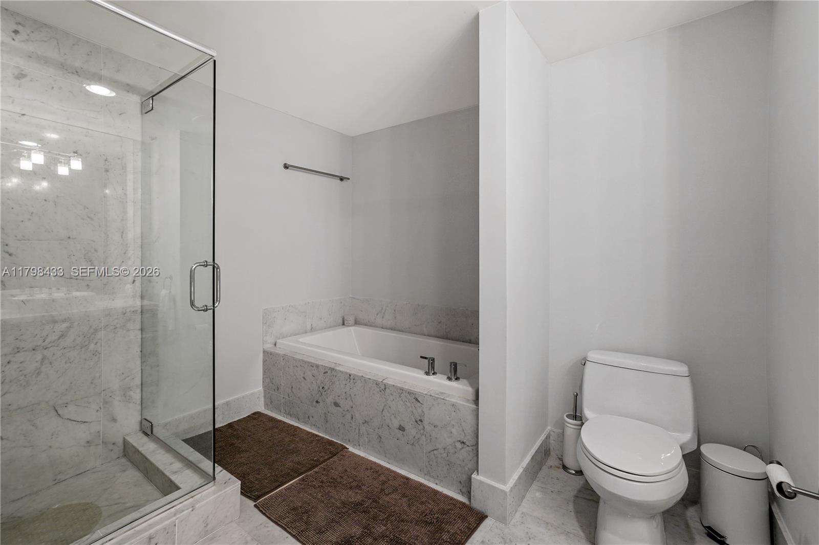 253 NE 2nd St #2201, Miami FL 33132