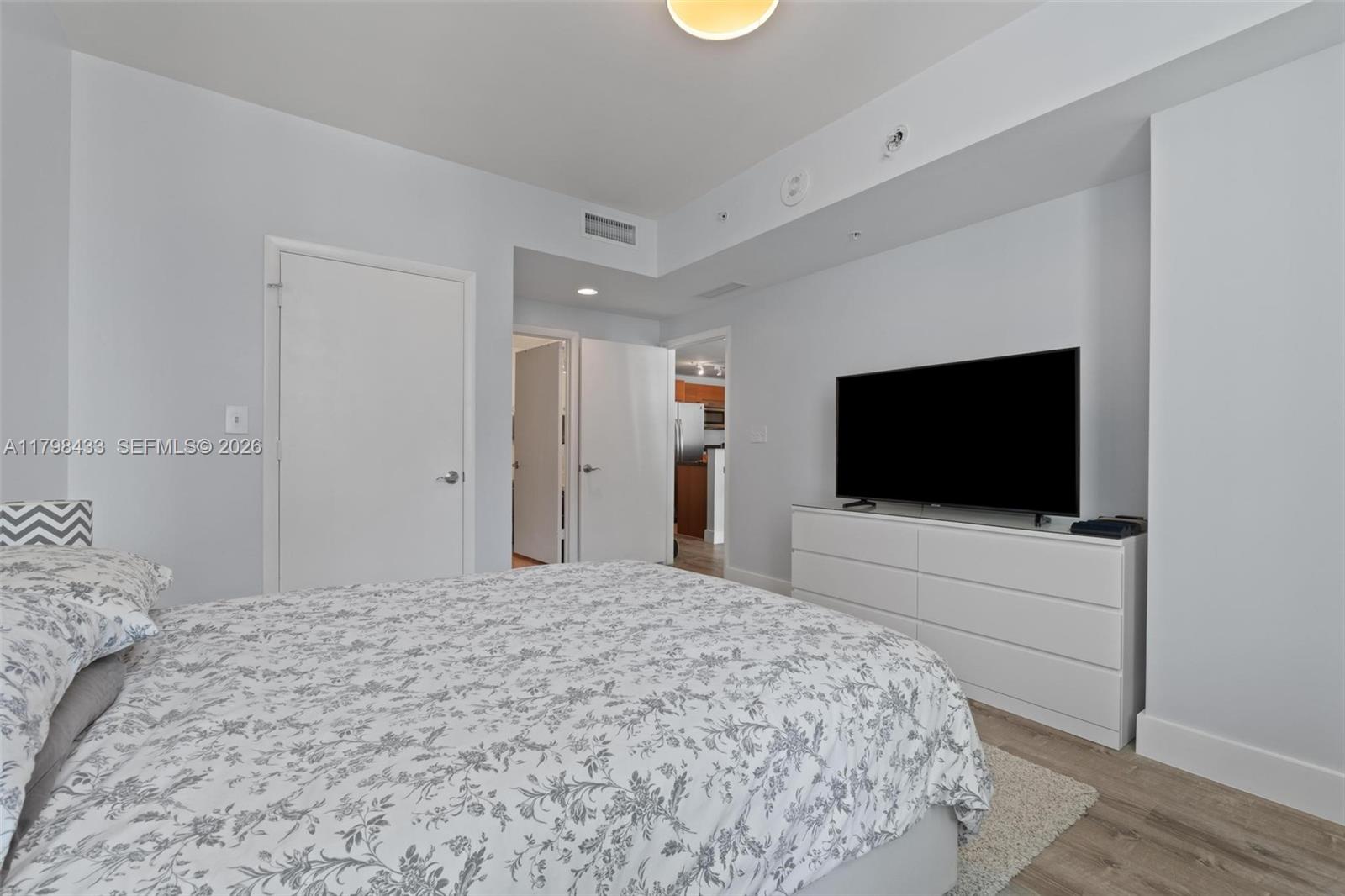 253 NE 2nd St #2201, Miami FL 33132
