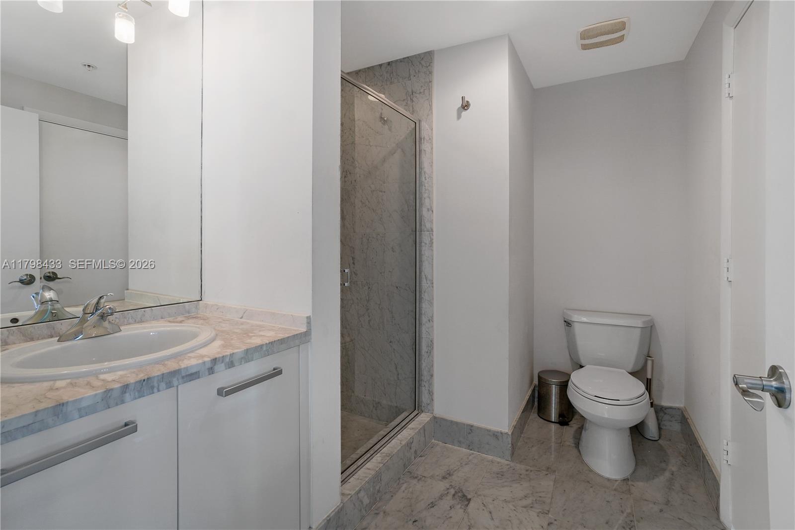 253 NE 2nd St #2201, Miami FL 33132
