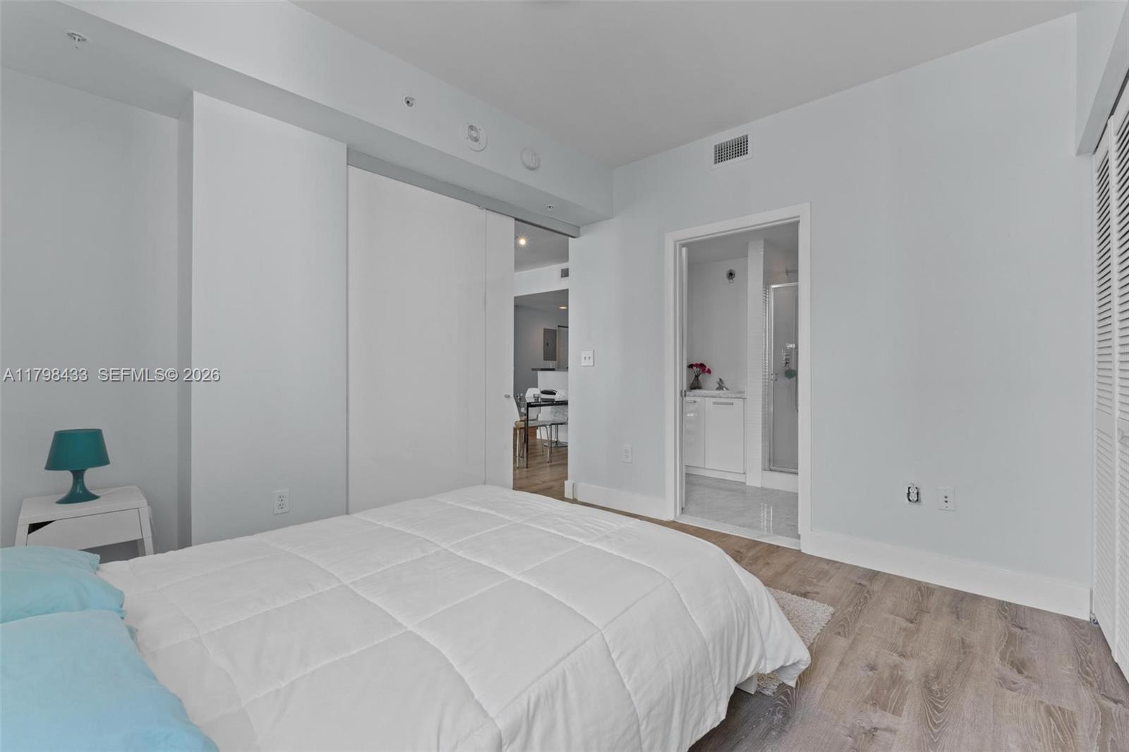 253 NE 2nd St #2201, Miami FL 33132