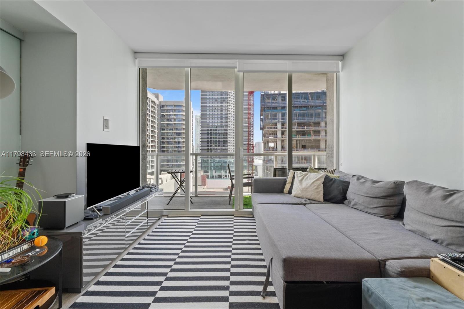 253 NE 2nd St #2201, Miami FL 33132