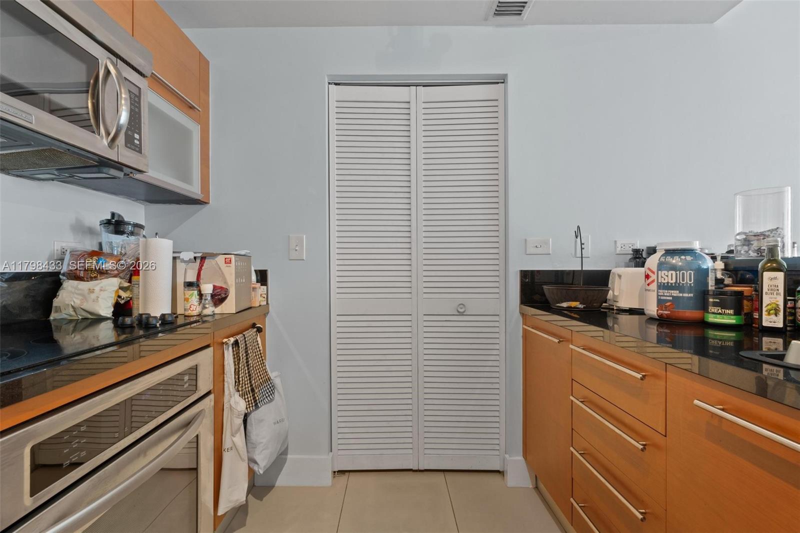 253 NE 2nd St #2201, Miami FL 33132