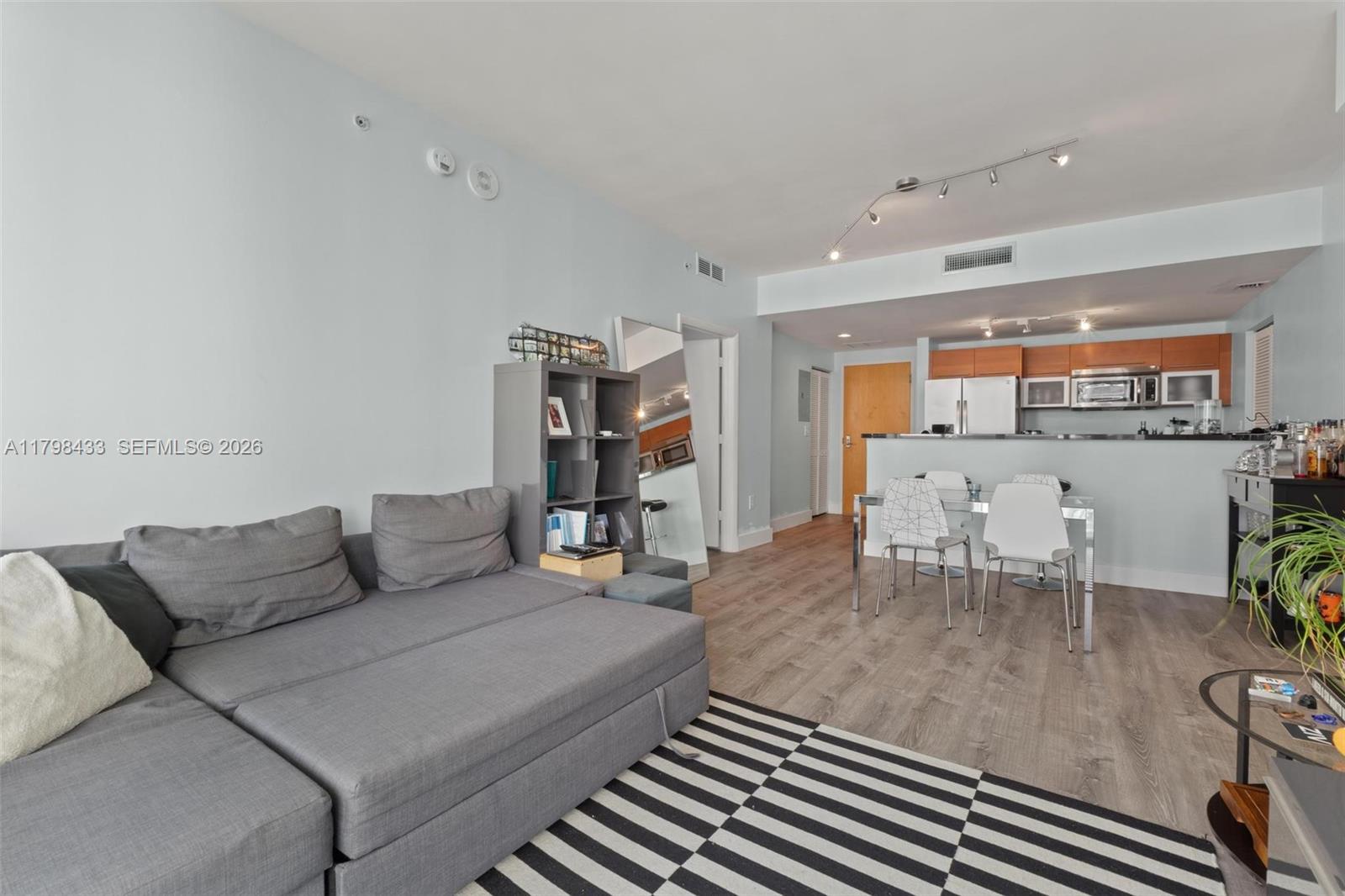 253 NE 2nd St #2201, Miami FL 33132