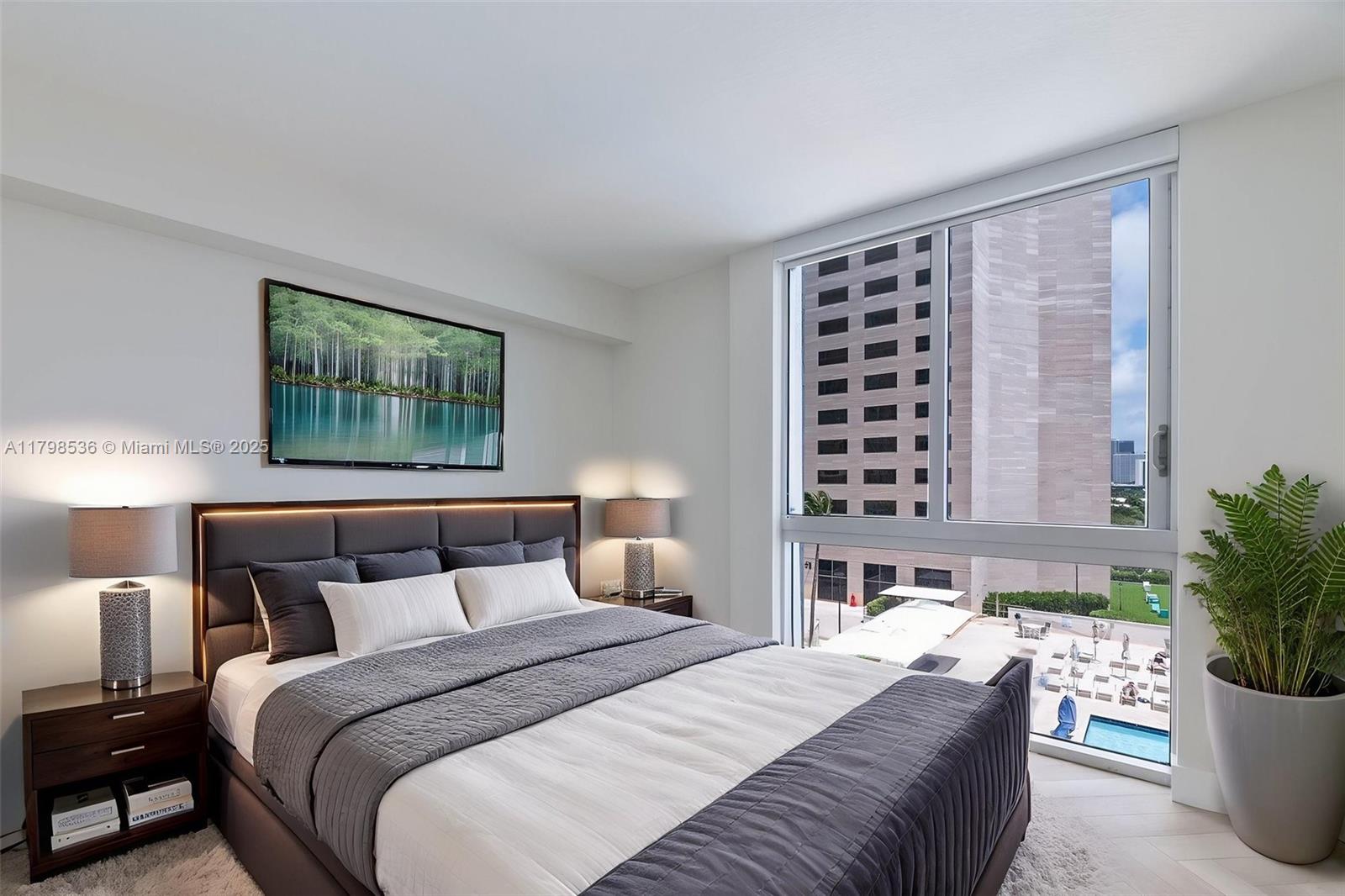 335 S Biscayne Blvd #1012, Miami FL 33131