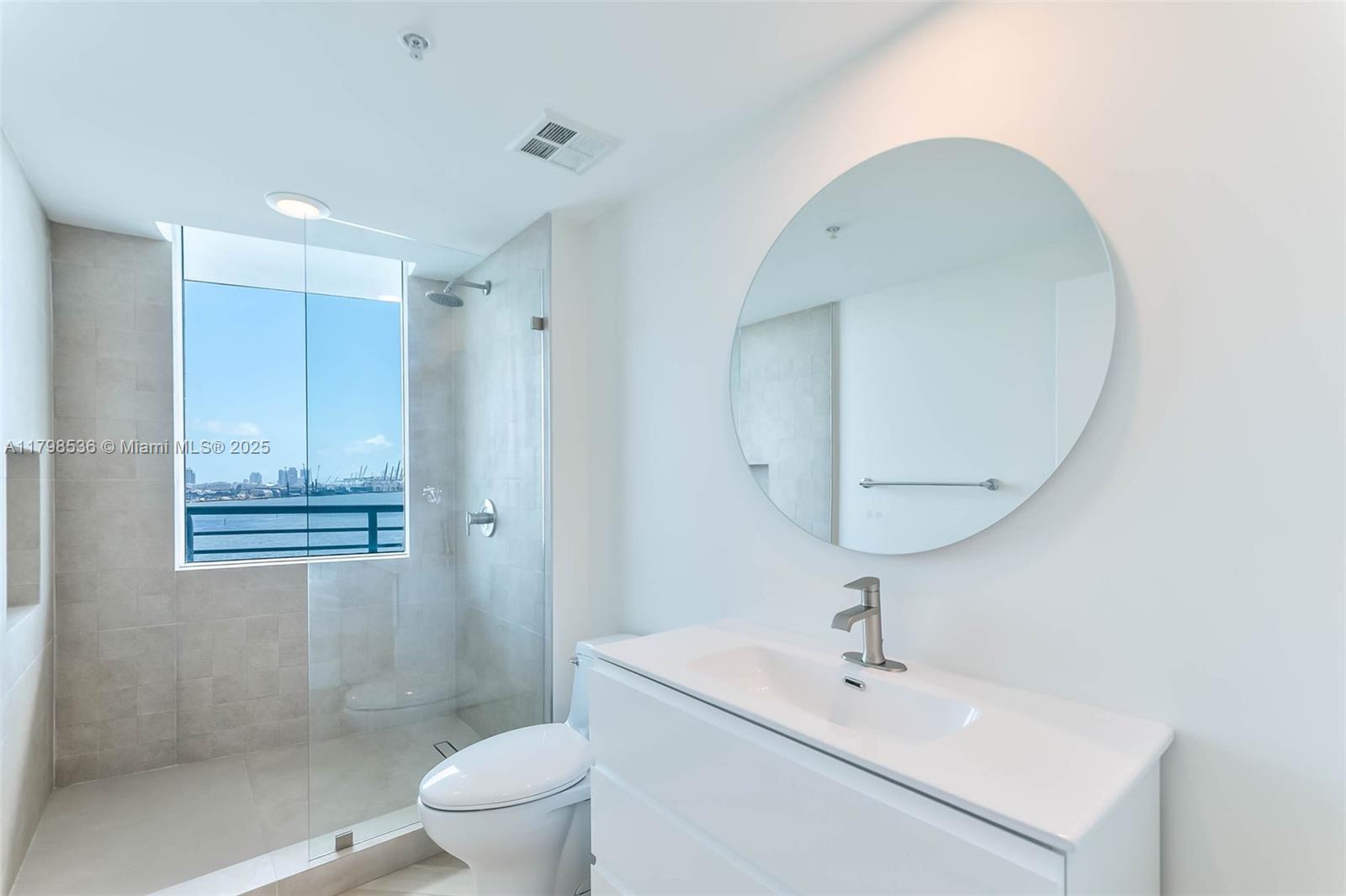 335 S Biscayne Blvd #1012, Miami FL 33131