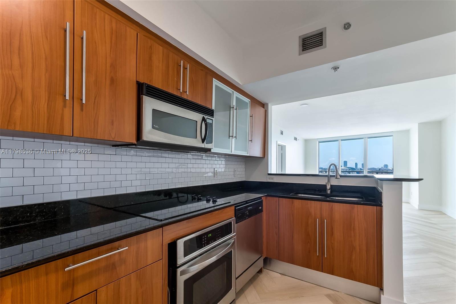 335 S Biscayne Blvd #1012, Miami FL 33131