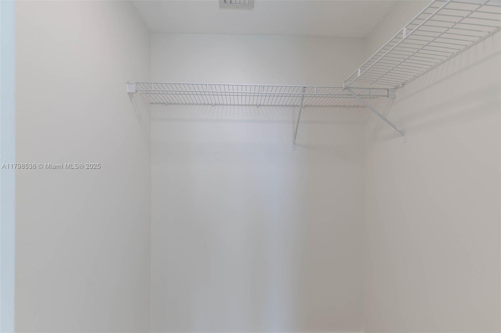 335 S Biscayne Blvd #1012, Miami FL 33131