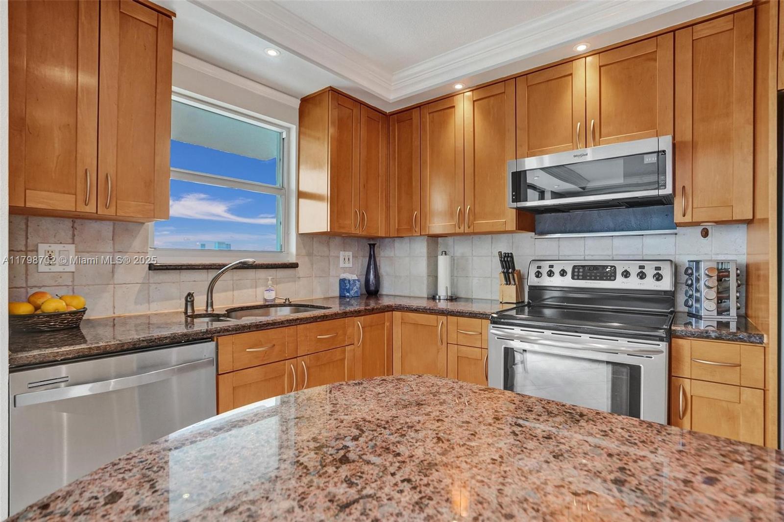 137 Golden Isles Dr #1105, Hallandale Beach FL 33009