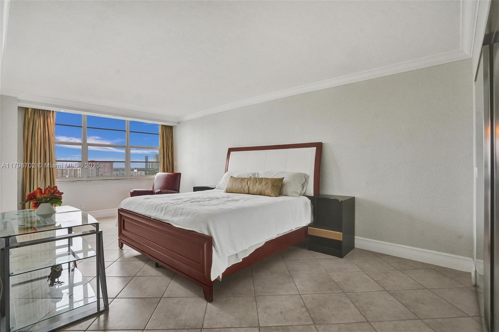 137 Golden Isles Dr #1105, Hallandale Beach FL 33009