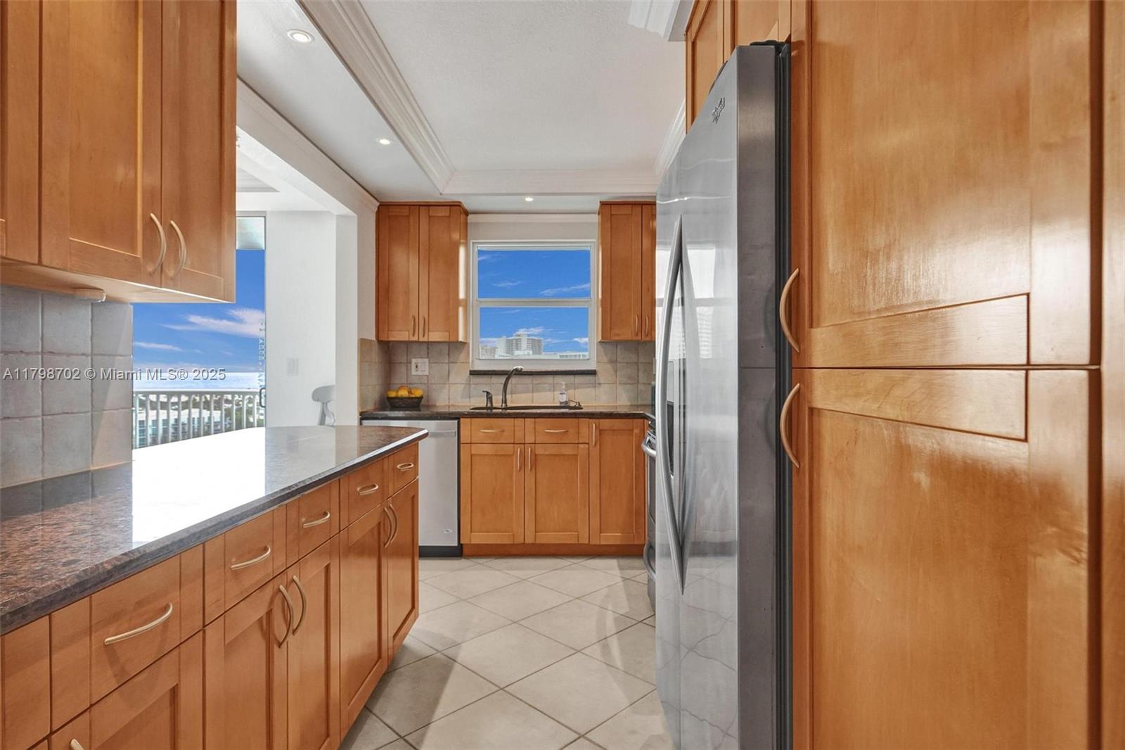 137 Golden Isles Dr #1105, Hallandale Beach FL 33009