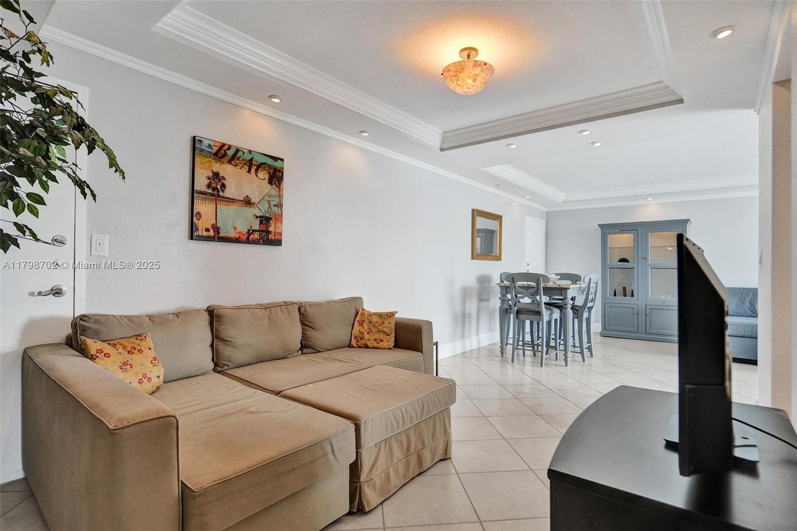 137 Golden Isles Dr #1105, Hallandale Beach FL 33009