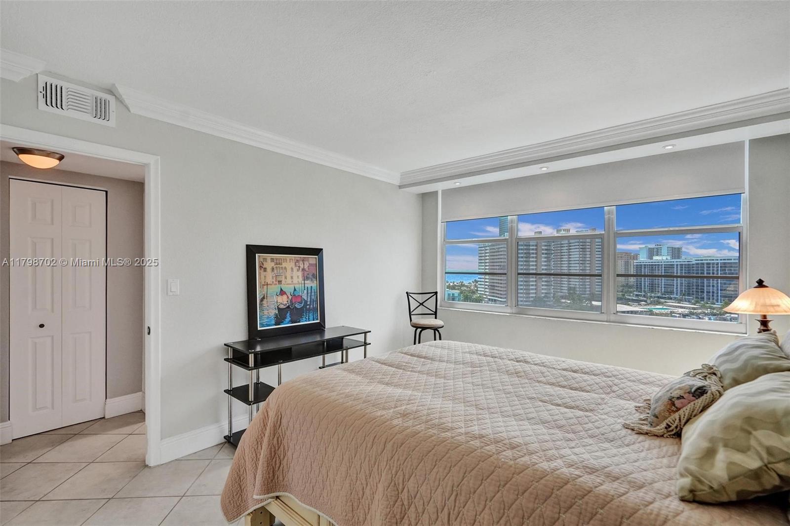 137 Golden Isles Dr #1105, Hallandale Beach FL 33009