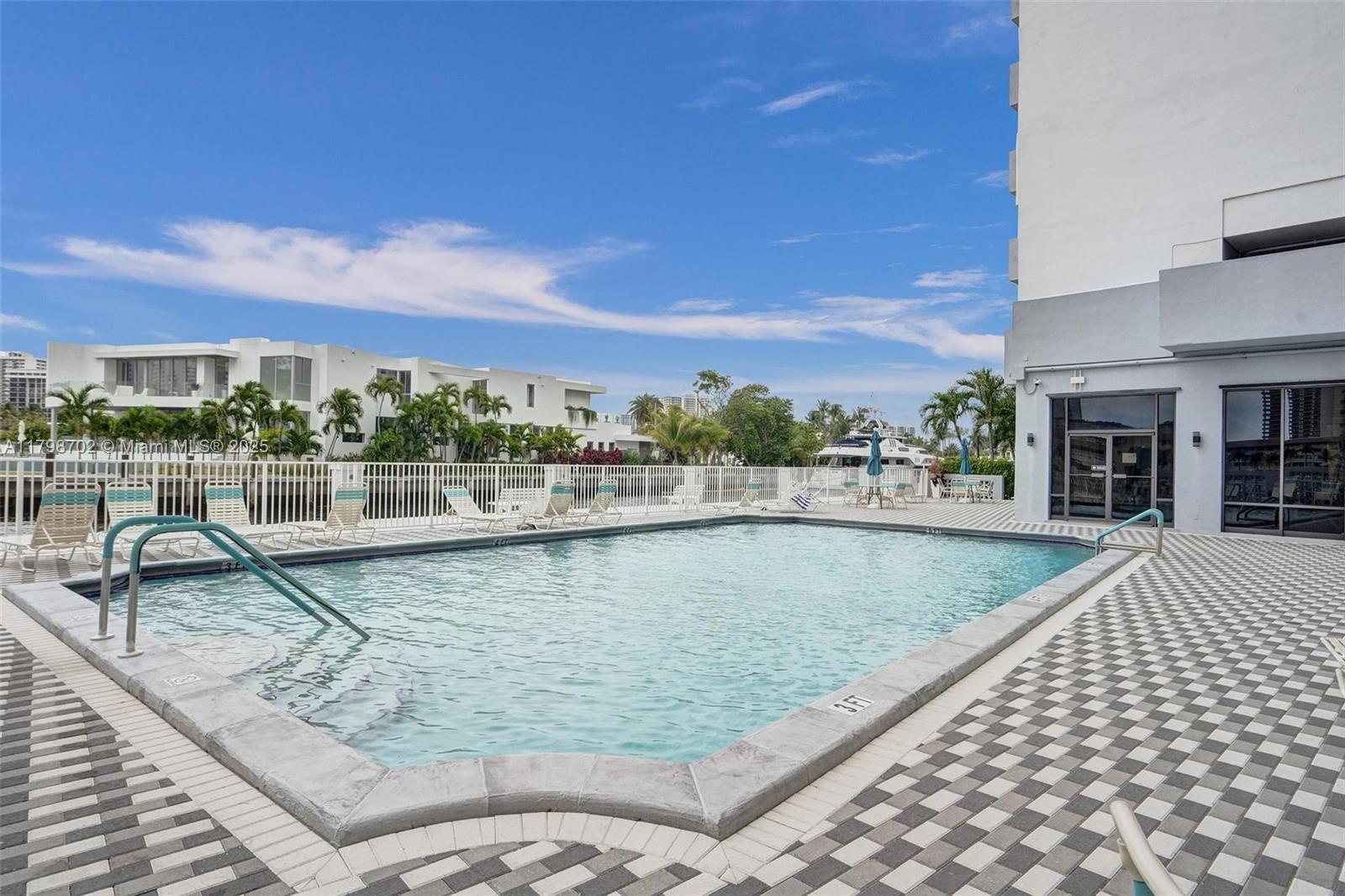 137 Golden Isles Dr #1105, Hallandale Beach FL 33009