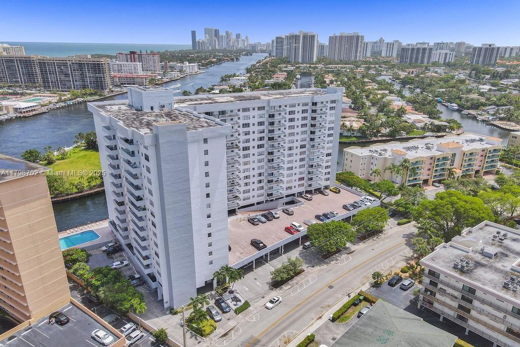 137 Golden Isles Dr #1105, Hallandale Beach FL 33009