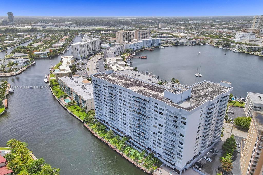137 Golden Isles Dr #1105, Hallandale Beach FL 33009