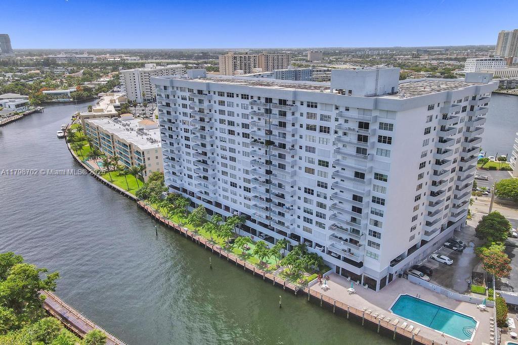 137 Golden Isles Dr #1105, Hallandale Beach FL 33009