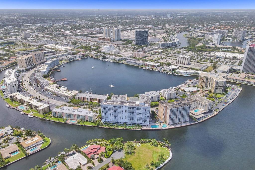 137 Golden Isles Dr #1105, Hallandale Beach FL 33009