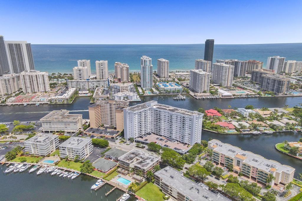 137 Golden Isles Dr #1105, Hallandale Beach FL 33009